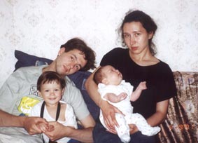 Dmitry Sklyarov with his wife Oksana, son Egor (2.5 year) and daughter Polina (3 months)